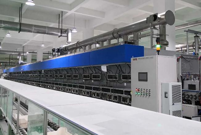 鋰電池生產(chǎn)車間.jpg 鋰電池生產(chǎn)車間.jpg